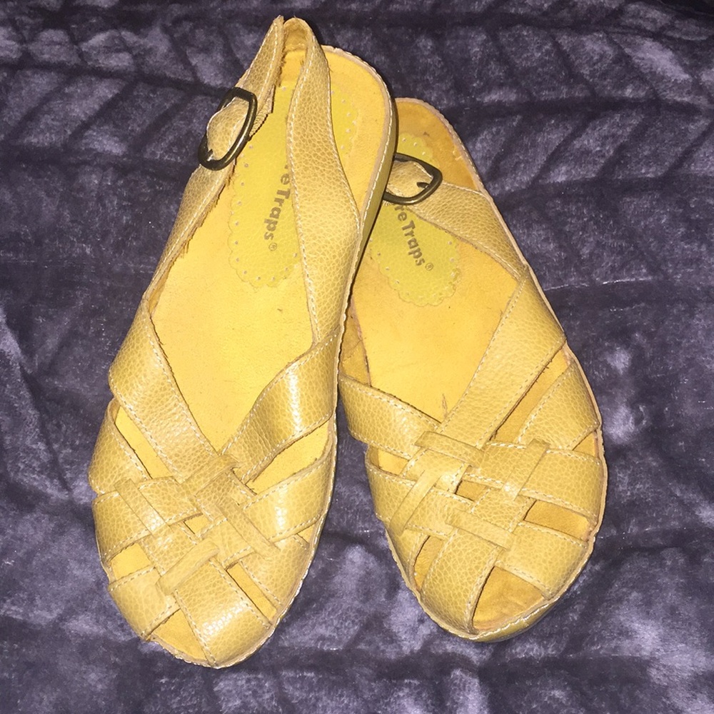 Bare Traps‎ yellow sandals